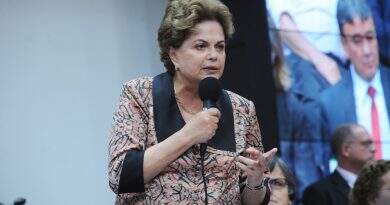“Ideia de Macron de internacionalizar Amazônia é absurda”, afirma Dilma “Ideia de Macron de internacionalizar Amazônia é absurda”, afirma Dilma