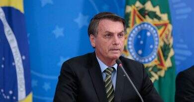 Governo federal anuncia R$ 40 bilhões para financiar os salários dos trabalhadores de pequenas e médias empresas Governo federal anuncia R$ 40 bilhões para financiar os salários dos trabalhadores de pequenas e médias empresas