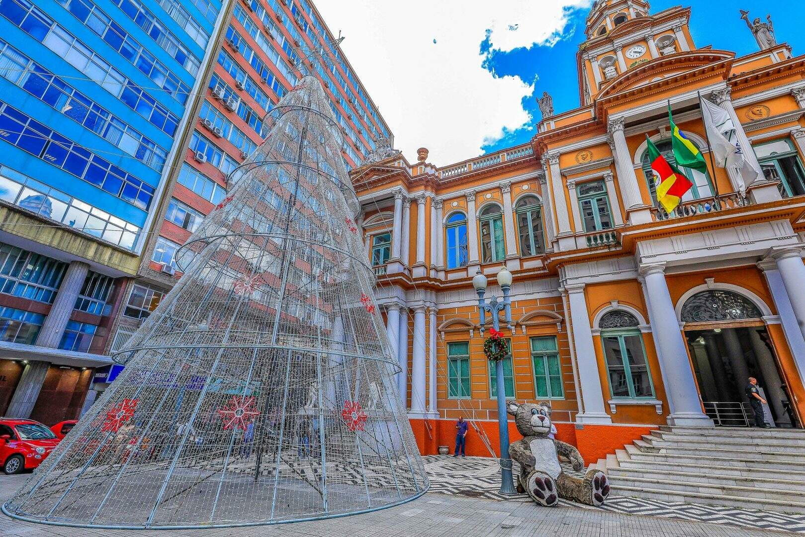 Árvore de Natal da prefeitura de Porto Alegre tem luzes acesas a partir da noite desta sexta-feira - TV Pampa Árvore de Natal da prefeitura de Porto Alegre tem luzes acesas a partir da noite desta sexta-feira - TV Pampa