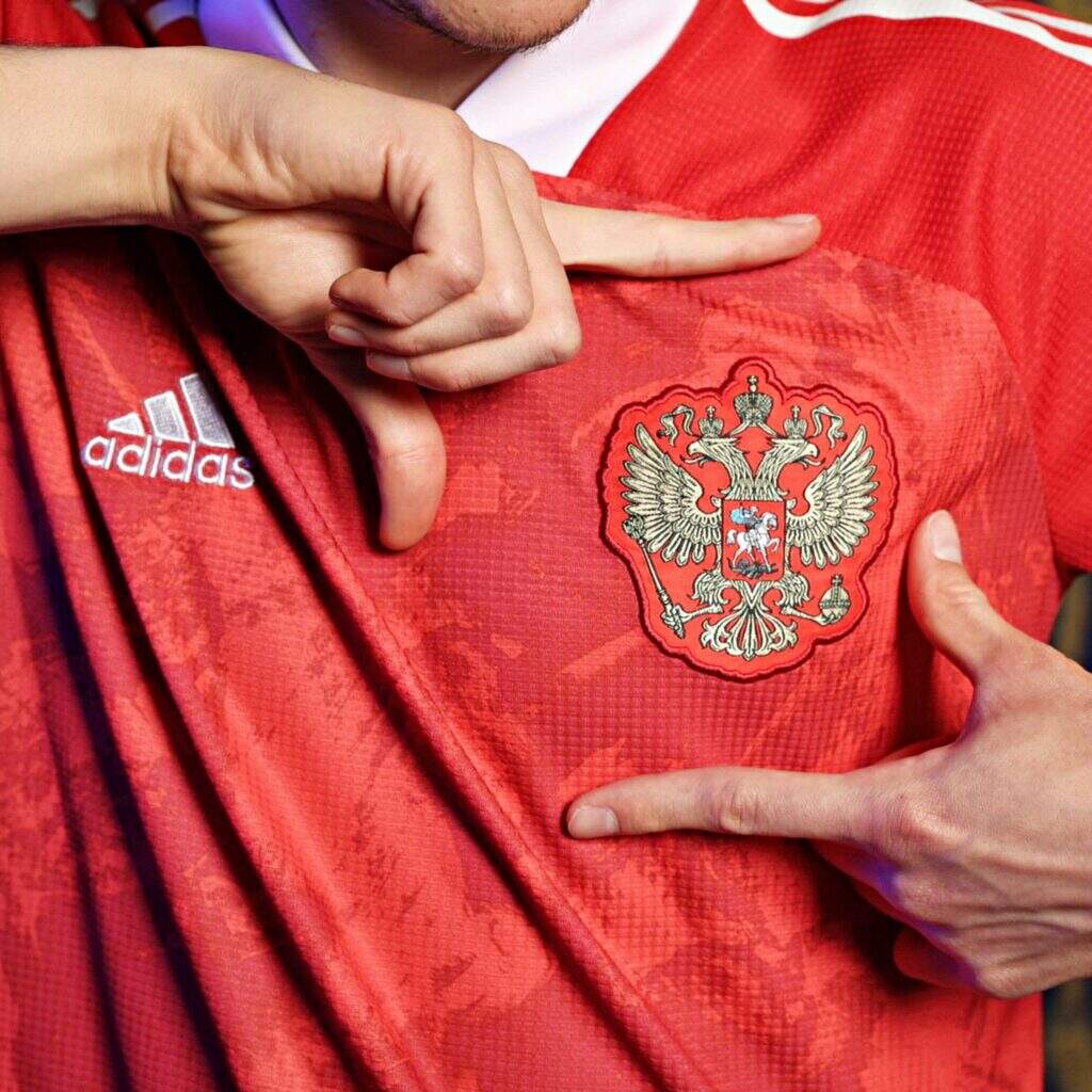 Adidas suspende patrocínio da Federação Russa de Futebol - TV Pampa