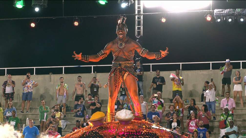 O ator Demerson D'Alvaro, o Exu da comissão de frente da Grande Rio — Foto: Reprodução/TV Globo