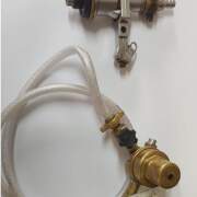 Válvula e mangueira periciadas