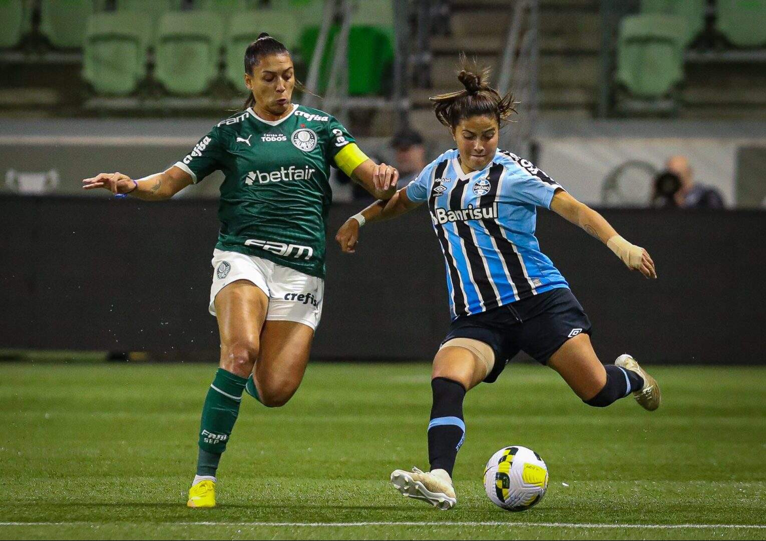 Corinthians vence o Palmeiras no jogo de ida da semifinal do