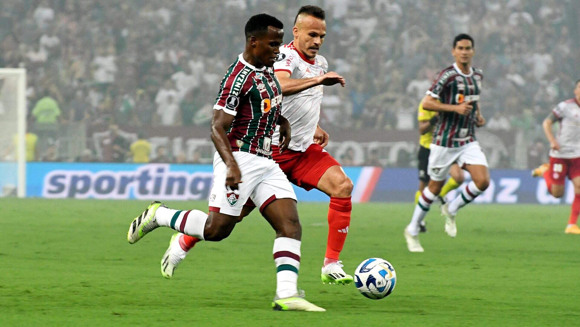 Fluminense e Internacional empatam em jogo eletrizante pela ida da  semifinal da Libertadores