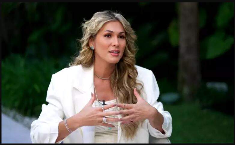 Lívia Andrade se despediu da família durante pane em avião: “Cuida da minha  mãe” - TV Pampa